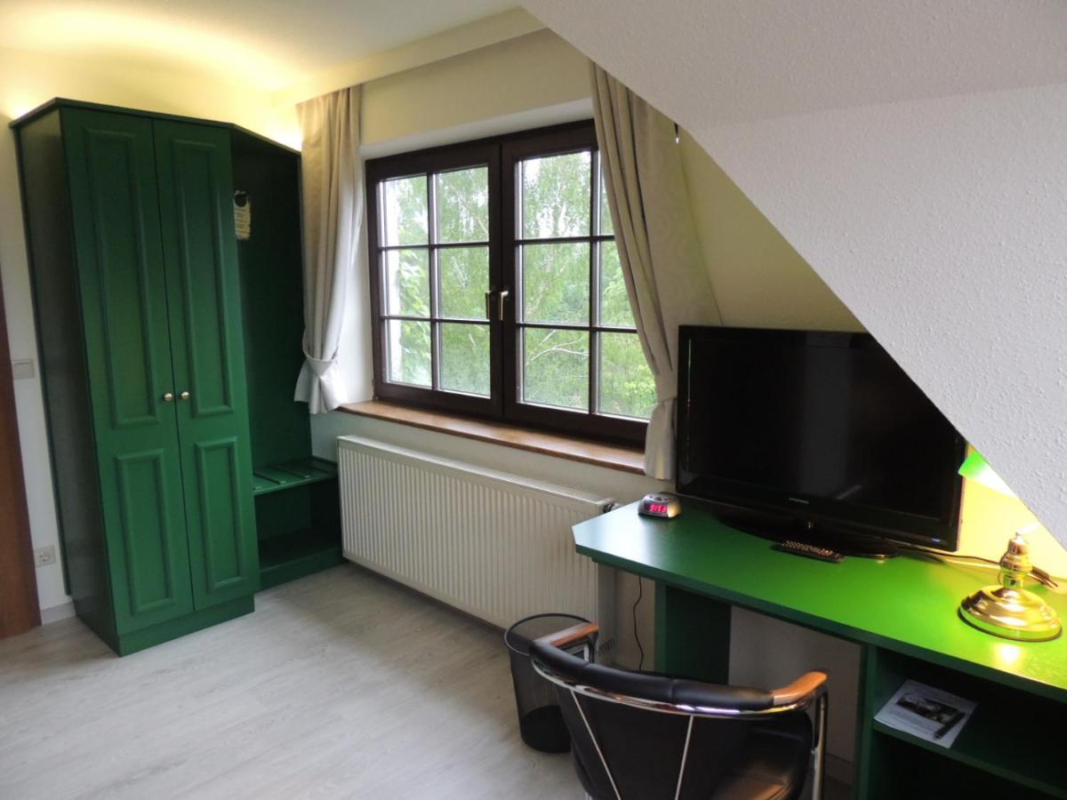 & Restaurant Waldblick 3*